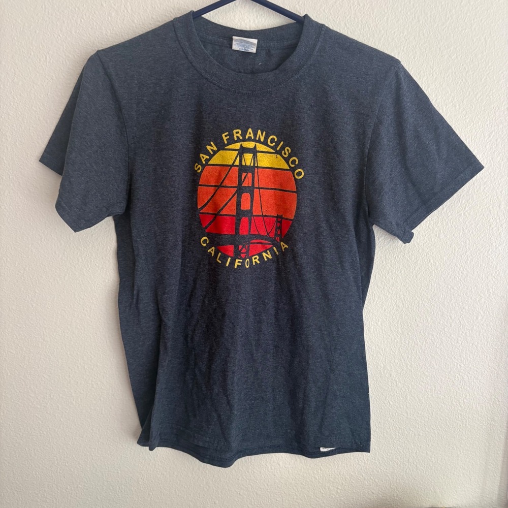 Port & Company San Francisco Golden Gate Bridge Youth Large T-Shirt Heather Grey